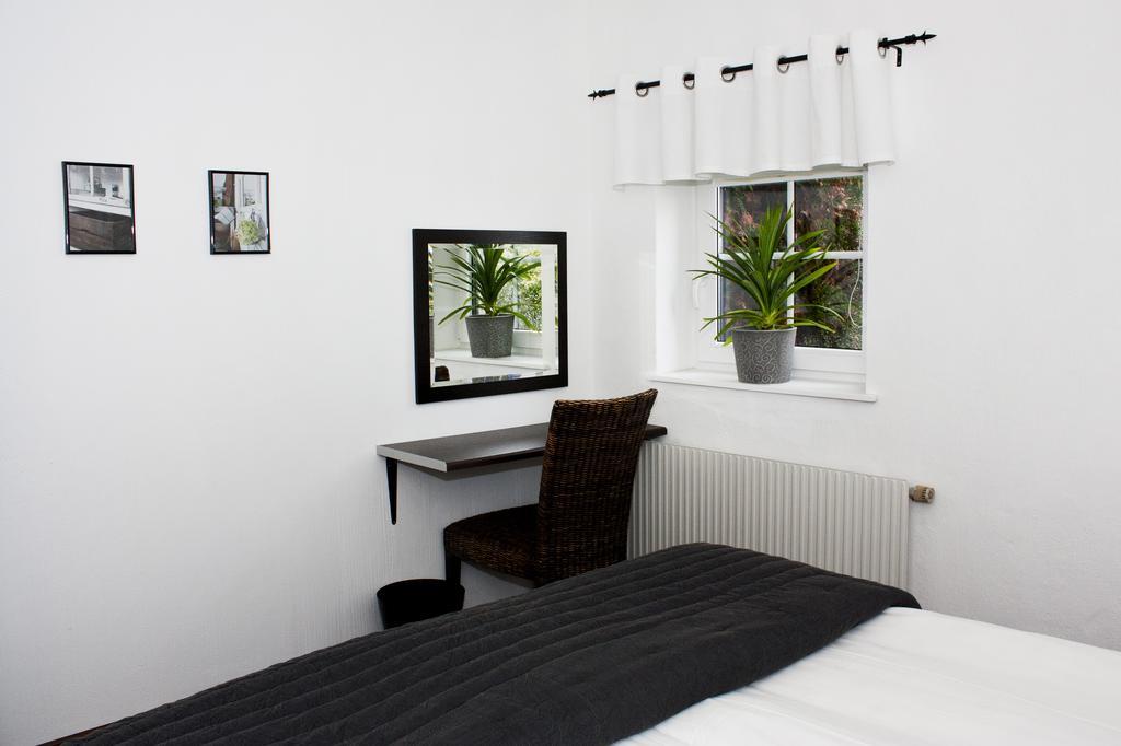 Bed And Breakfast 33 Ängelholm Oda fotoğraf